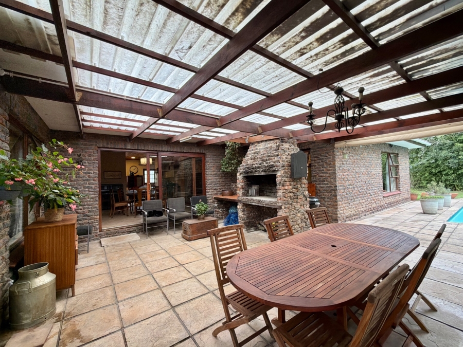 4 Bedroom Property for Sale in Loerie Park Western Cape